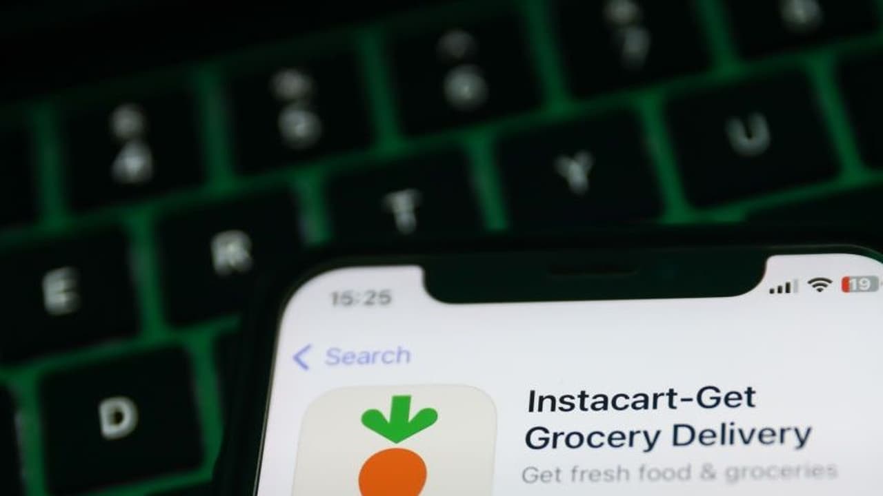 Instacart Stock Slumps After Market Following Q4 Revenue Miss: Retail Sentiment Sours Instacart Stock Slumps After Market Following Q4 Revenue Miss: Retail Sentiment Sours