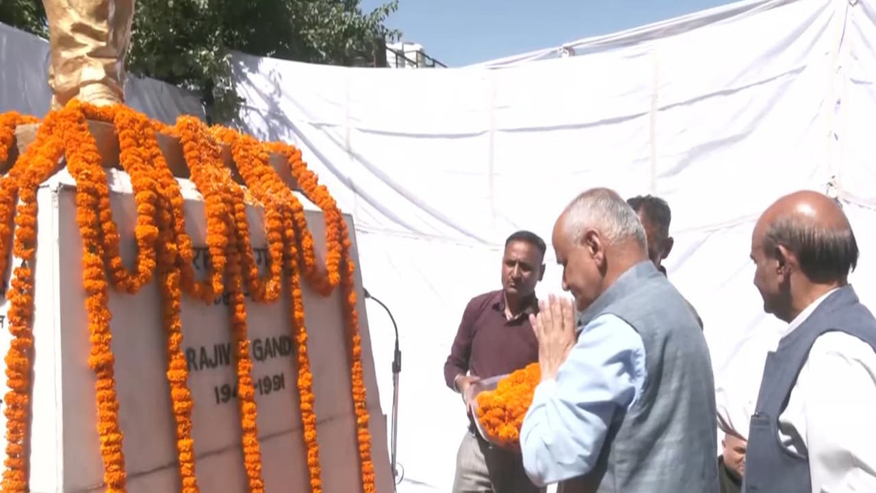 Congress pays tribute to Rajiv Gandhi on his death anniversary in Himachal Pradesh (Photo/ANI) Congress pays tribute to Rajiv Gandhi on his death anniversary in Himachal Pradesh (Photo/ANI)