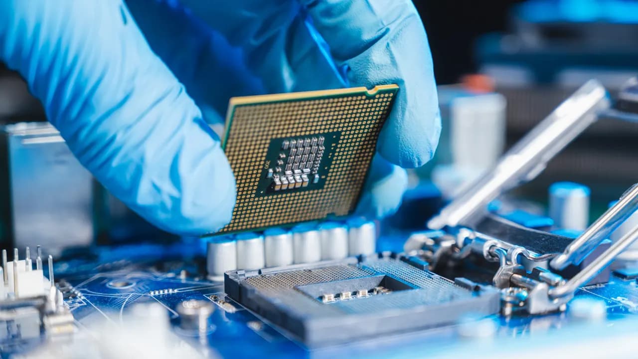 https://stocktwits.com/news articles/markets/equity/mu wdc skhy amd chip memory stocks fall vaneck frasse chip trade still strong/cZoJUWaRJ7Y https://stocktwits.com/news articles/markets/equity/mu wdc skhy amd chip memory stocks fall vaneck frasse chip trade still strong/cZoJUWaRJ7Y