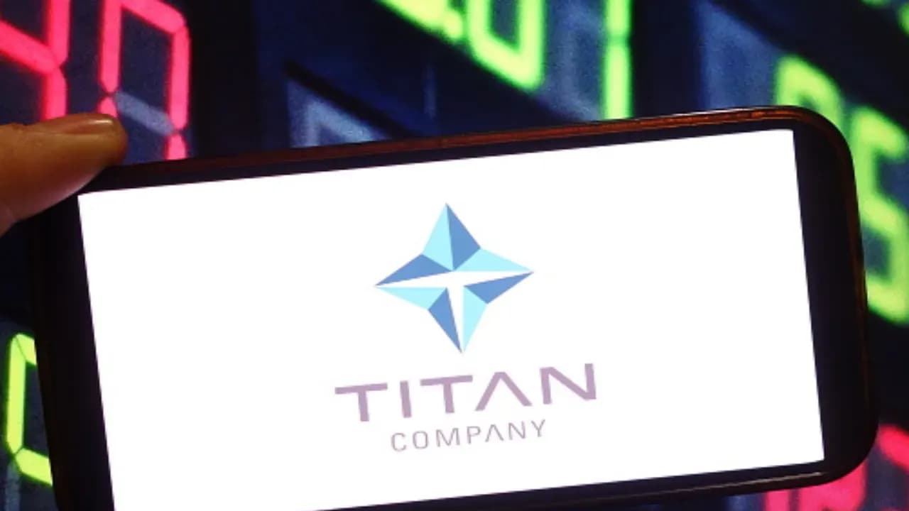 https://stocktwits.com/news articles/markets/equity/titan gains over 4 percent sebi analysts see next rally/ch6EIUFR3L7 https://stocktwits.com/news articles/markets/equity/titan gains over 4 percent sebi analysts see next rally/ch6EIUFR3L7