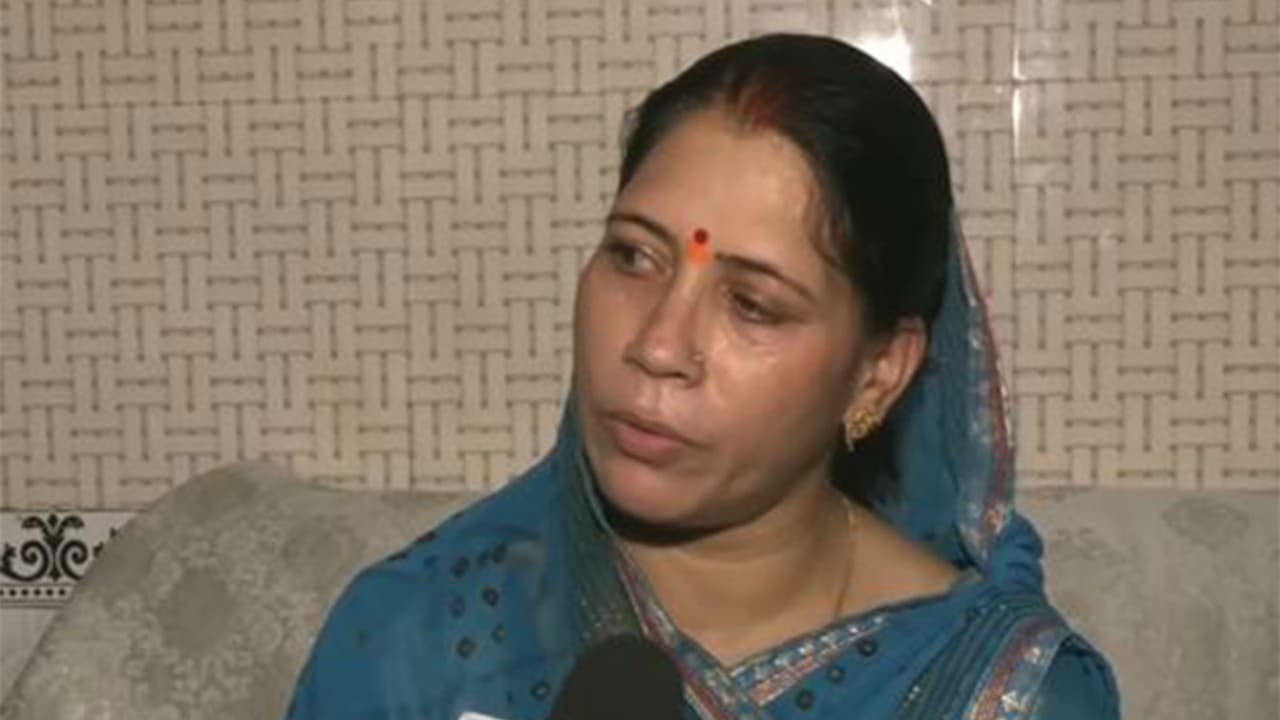 Poonam Yadav (wife of Ramshankar Yadav, alias Tinnu Yadav, associate of Champat Rai, Shri Ram Janmabhoomi Teerth Kshetra Trust) (Photo/ANI) Poonam Yadav (wife of Ramshankar Yadav, alias Tinnu Yadav, associate of Champat Rai, Shri Ram Janmabhoomi Teerth Kshetra Trust) (Photo/ANI)