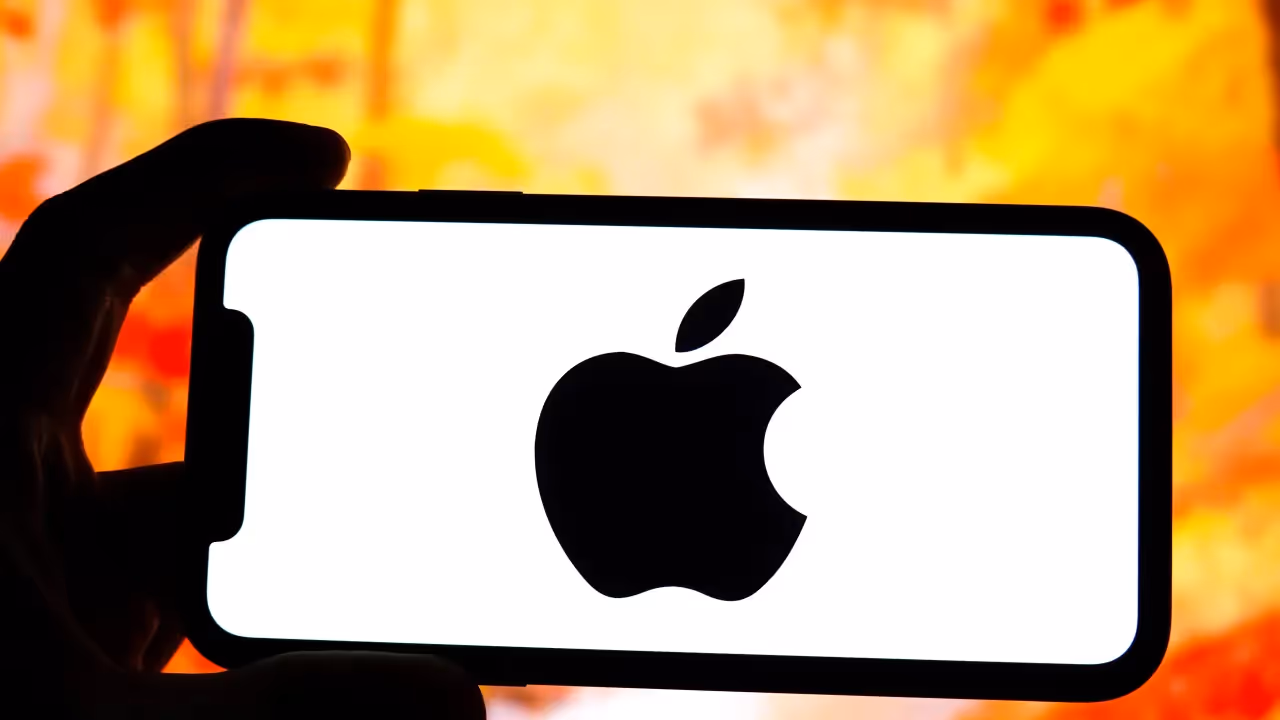 https://stocktwits.com/news-articles/markets/equity/apple-reportedly-scrambles-to-avoid-fresh-eu-fines-over-app-store-practices/chm55qgRR5H