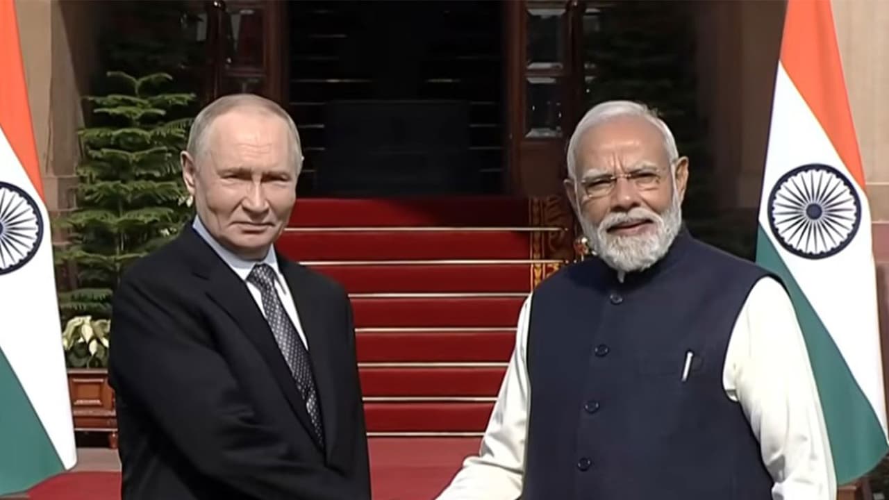 PM Modi receives President Putin at Hyderabad House (Photo/ANI)
