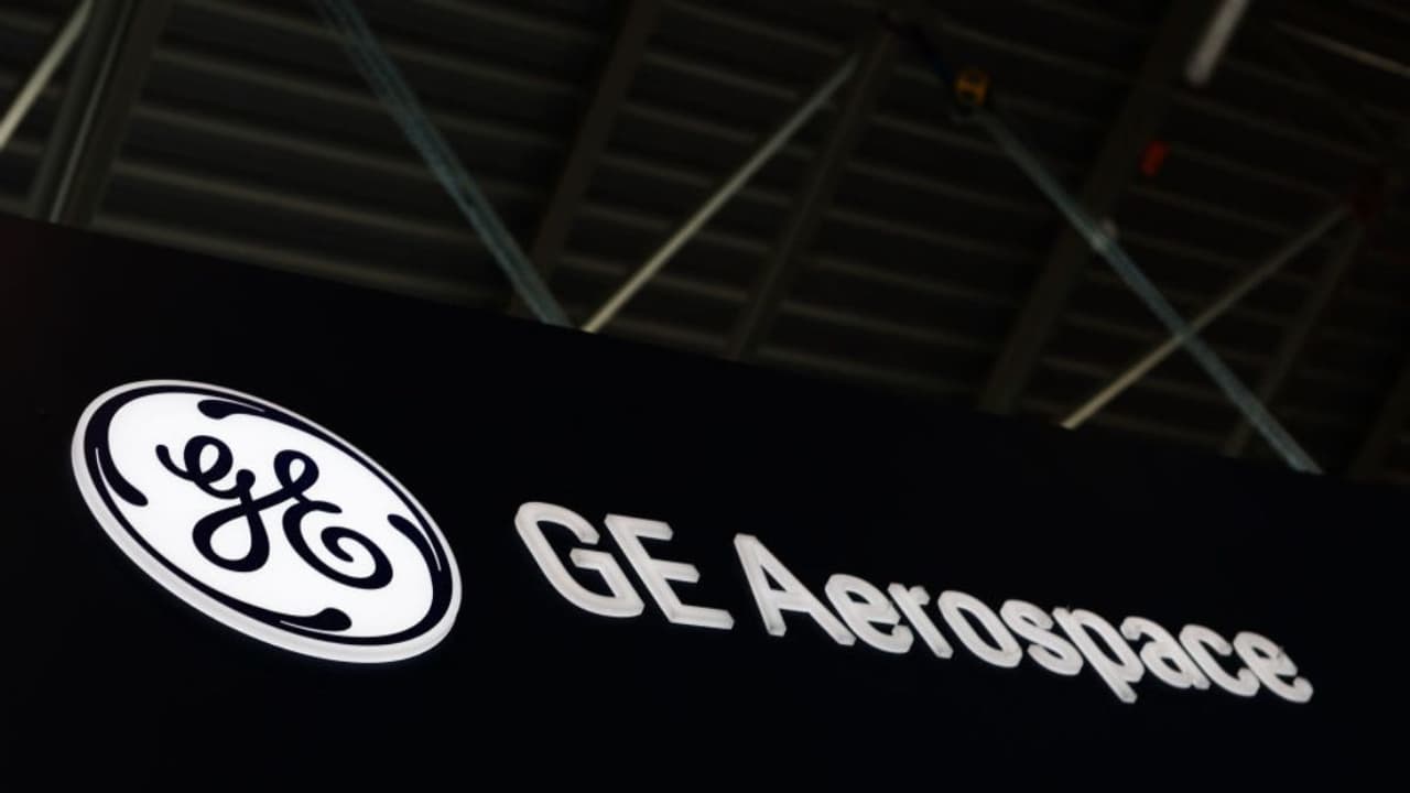  GE Aerospace Stock Surges Premarket After Upbeat Q4 Profit, $7B Buyback: Retail Sentiment Takes Off