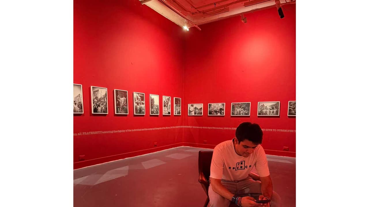 Raihan Vadra at his exhibition (Photo/@priyankagandhi) Raihan Vadra at his exhibition (Photo/@priyankagandhi)
