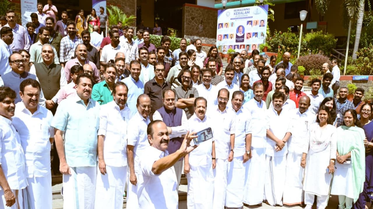 Keralam CM VD Satheesan takes selfie with state ministers (Photo/x/@vdsatheesan) Keralam CM VD Satheesan takes selfie with state ministers (Photo/x/@vdsatheesan)