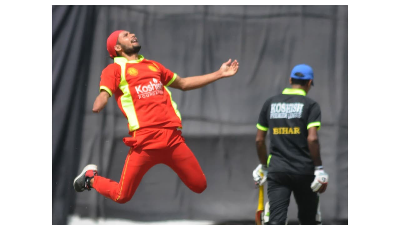 Differently abled cricketers in action (Photo: DCCI) Differently abled cricketers in action (Photo: DCCI)
