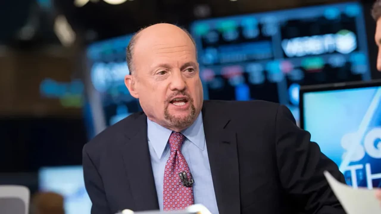 https://stocktwits.com/news articles/markets/equity/nvidia to 200 jim cramer thinks these 2 catalysts could do it/ch0Min2RbMI
