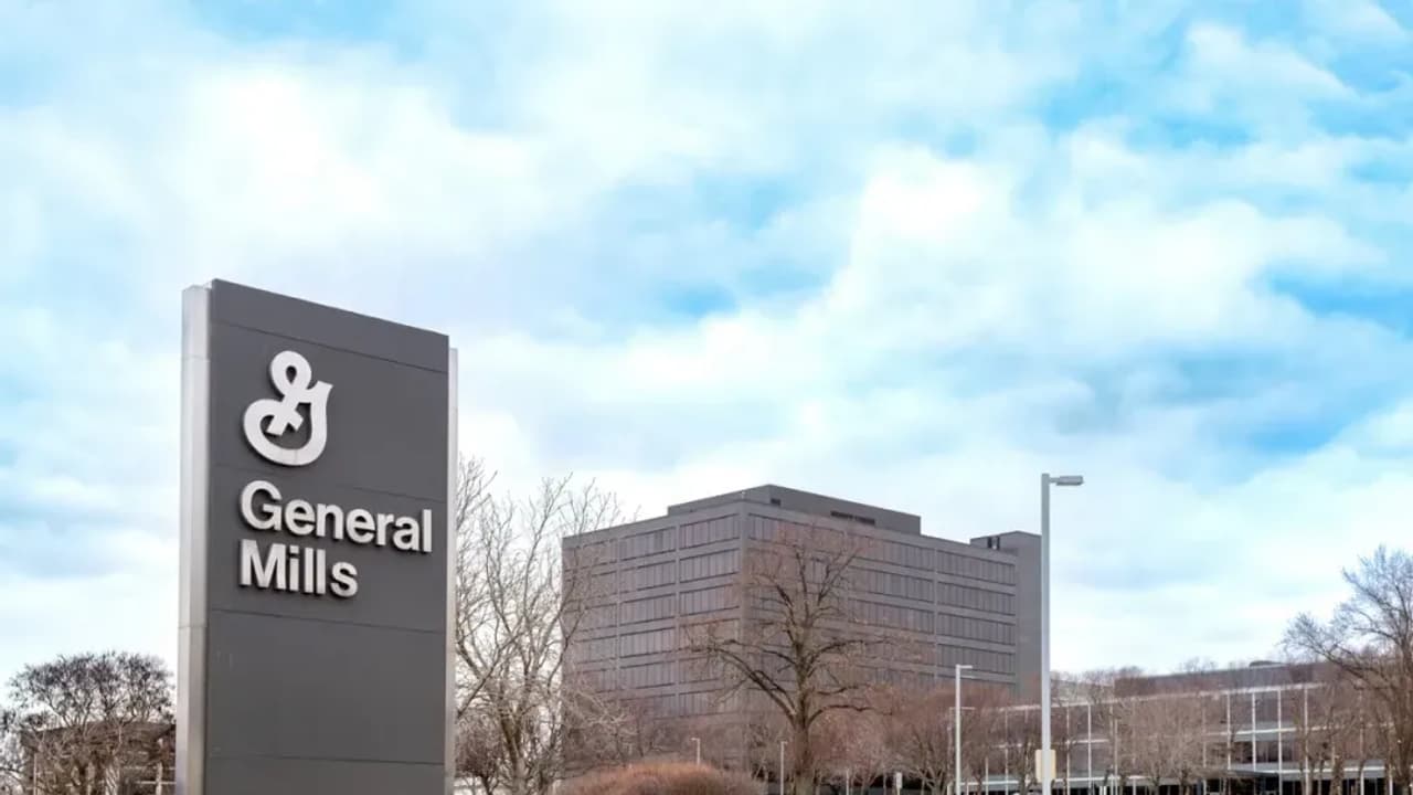 General Mills Stock Falls As Citi Places It On ‘Negative Catalyst Watch’: Retail Sentiment Sours