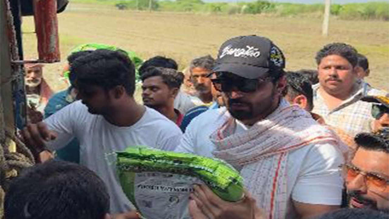 Sonu Sood (Photo/SonuSood) Sonu Sood (Photo/SonuSood)