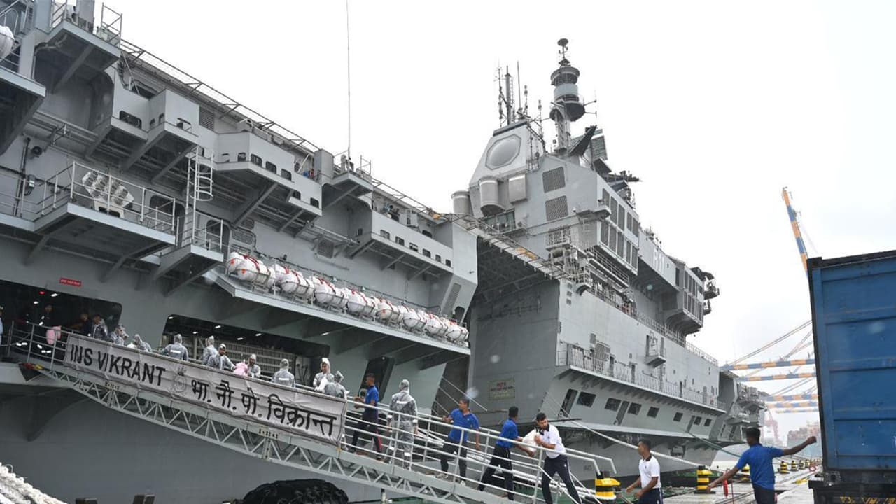 INS Vikrant delivering relief provisions to Sri Lanka (Photo/ X@indiannavy) INS Vikrant delivering relief provisions to Sri Lanka (Photo/ X@indiannavy)