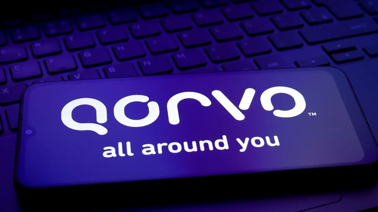 Qorvo Stock Dips Ahead Of Q3 Results, Even As Analyst Sees Activist Investor Led Upside: Retail Sentiment Improves