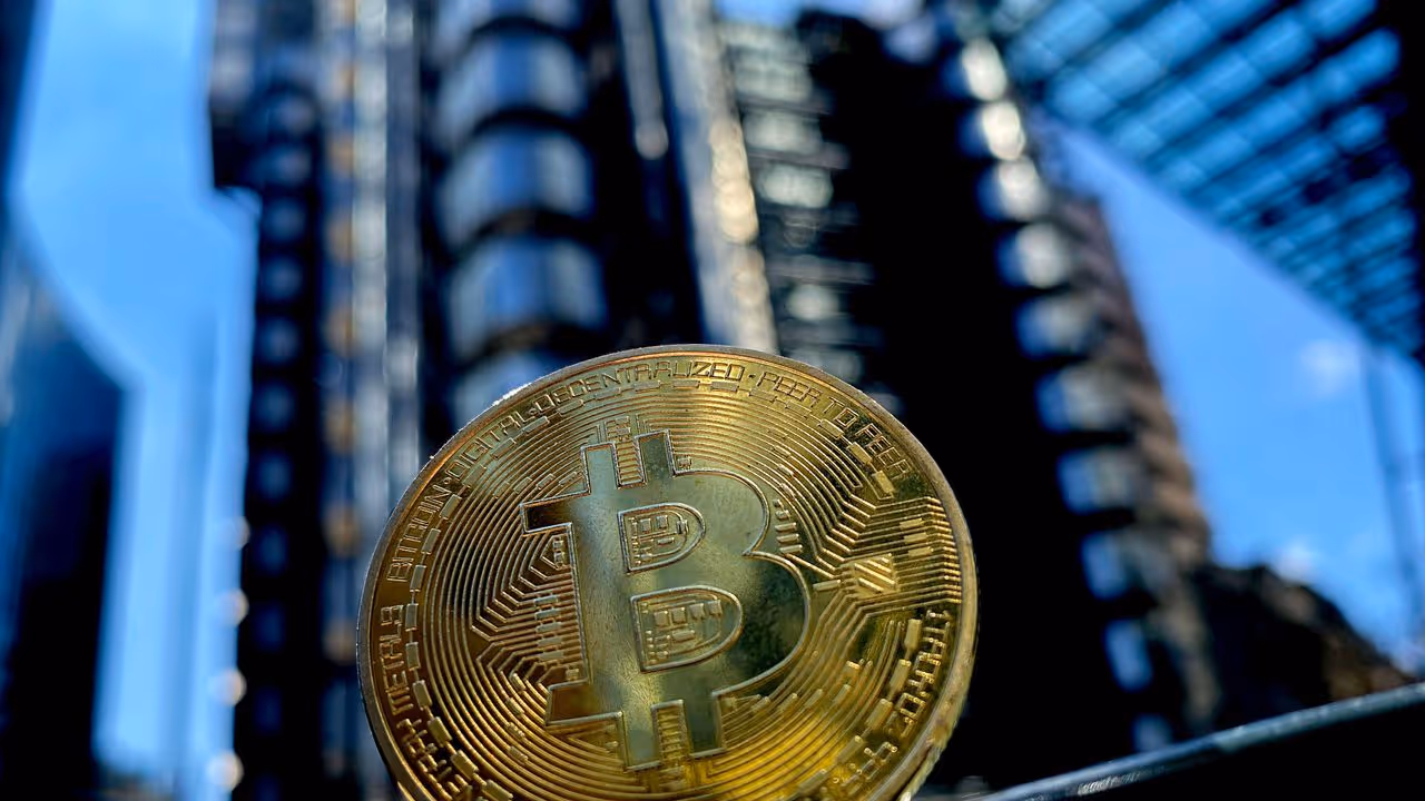 https://stocktwits.com/news articles/markets/cryptocurrency/bitcoin investors selling break even glassnode btc/cZDZl5JRB17 https://stocktwits.com/news articles/markets/cryptocurrency/bitcoin investors selling break even glassnode btc/cZDZl5JRB17