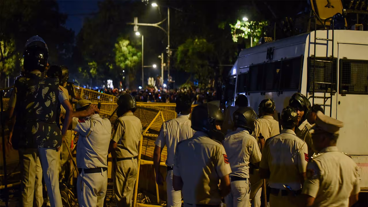 Delhi Police deployment around Jantar Mantar (Photo/ANI) Delhi Police deployment around Jantar Mantar (Photo/ANI)