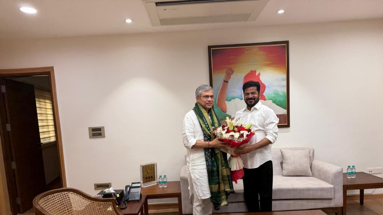 Telangana CM Revanth Reddy meets minister for Railways Ashwini Vaishnaw (Photo/X@revanth_anumula) Telangana CM Revanth Reddy meets minister for Railways Ashwini Vaishnaw (Photo/X@revanth_anumula)