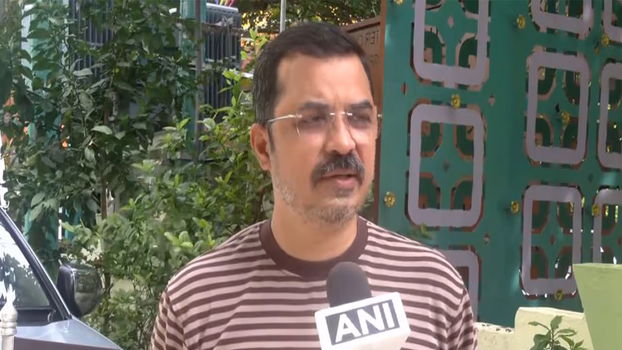 AIADMK National Spokesperson Kovai Sathyan (Photo/ANI) AIADMK National Spokesperson Kovai Sathyan (Photo/ANI)