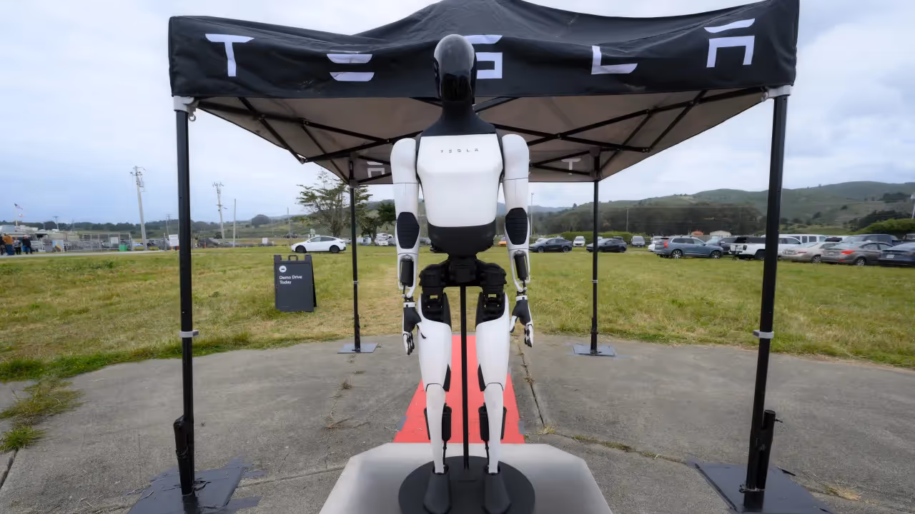 https://stocktwits.com/news articles/markets/equity/tesla ropes in intel veteran to lead elon musk ambitious terafab project/cZmduyOR70s https://stocktwits.com/news articles/markets/equity/tesla ropes in intel veteran to lead elon musk ambitious terafab project/cZmduyOR70s