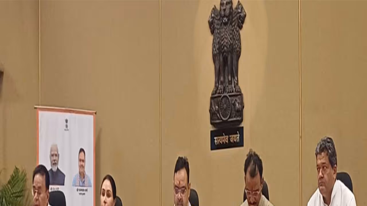 Rahasthan Chief Minister Bhajanlal Sharma with Deputy CM Diya Kumari and others (Photo/ANI) Rahasthan Chief Minister Bhajanlal Sharma with Deputy CM Diya Kumari and others (Photo/ANI)