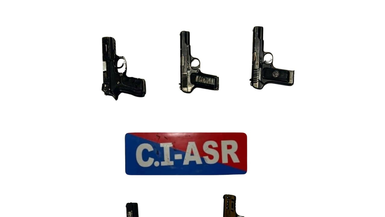 Pistols seized by Punjab police (Photo/X/@DGPPunjabPolice) Pistols seized by Punjab police (Photo/X/@DGPPunjabPolice)