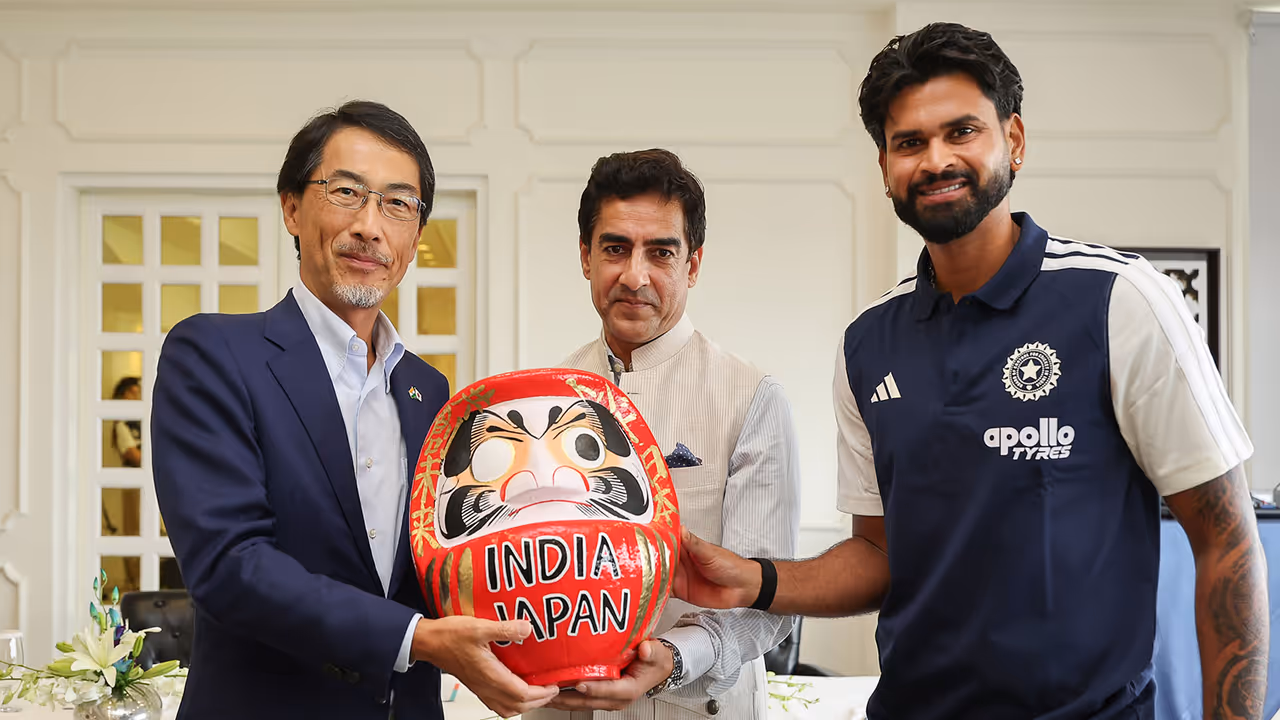 Japanese Ambassador to India Ono Keiichi (left), BCCI President Mithun Manhas (middle) and Team India captain Shreyas Iyer (right). (Photo: X/@JapanAmbIndia) Japanese Ambassador to India Ono Keiichi (left), BCCI President Mithun Manhas (middle) and Team India captain Shreyas Iyer (right). (Photo: X/@JapanAmbIndia)