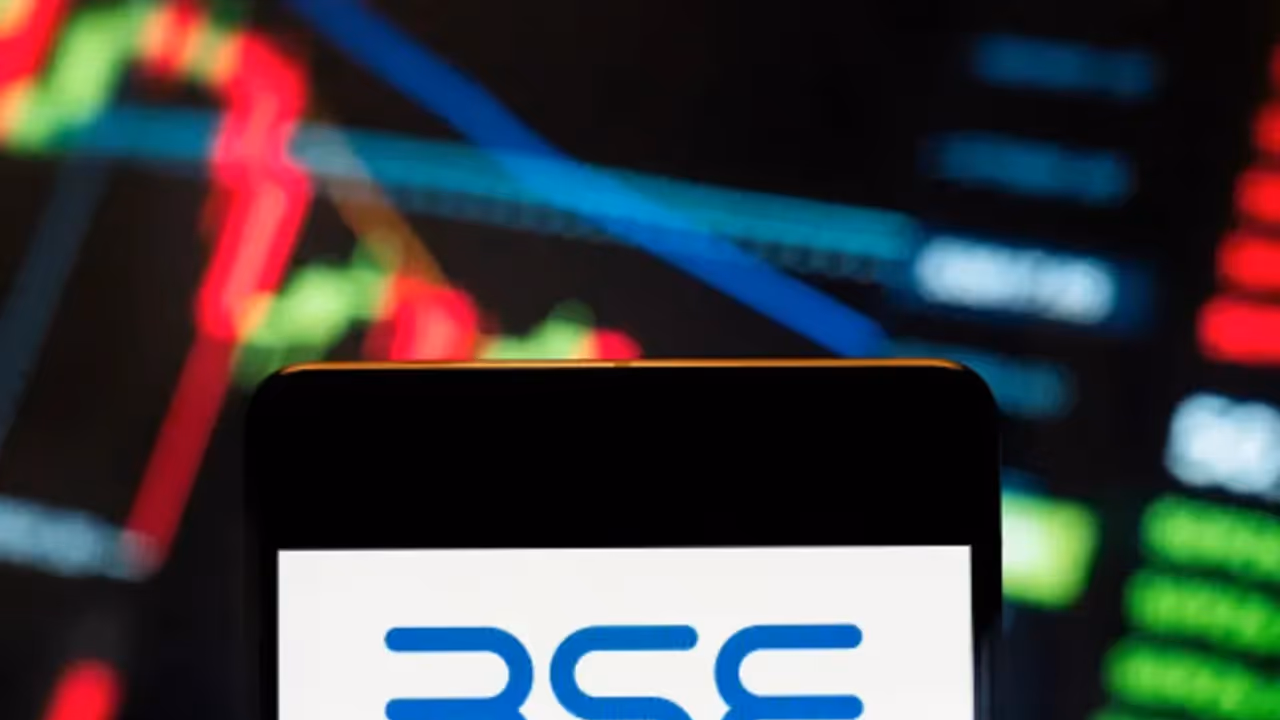 https://stocktwits.com/news articles/markets/equity/bse shares at crucial 2000 level what should investors do now/chDkC6tR3EF