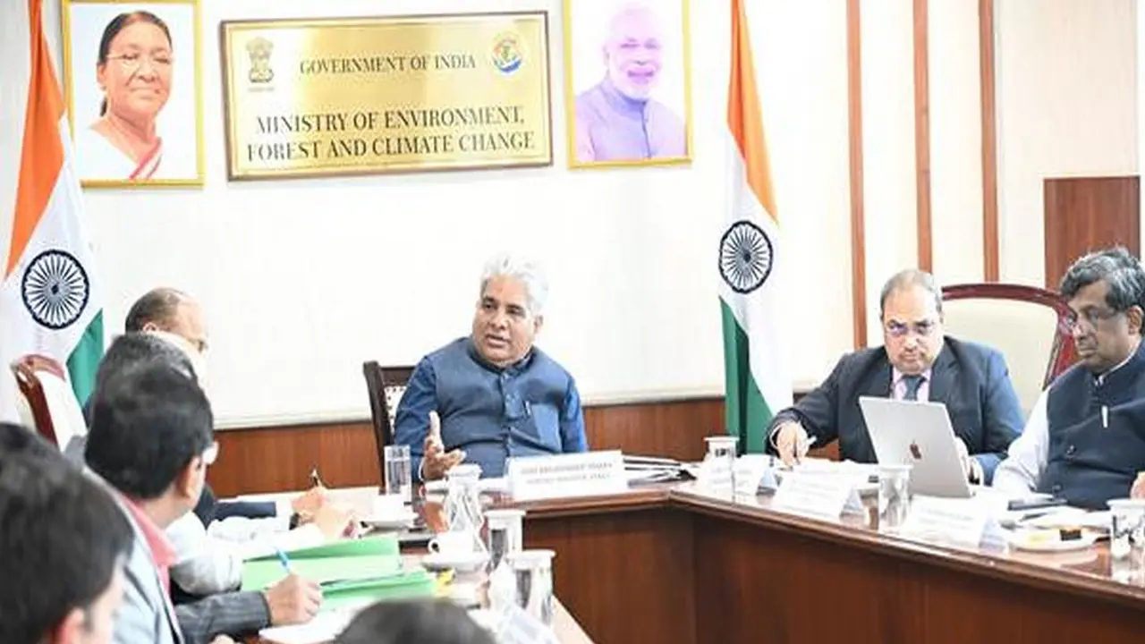 Union Minister Bhupender Yadav reviews meeting (Photo:PIB) Union Minister Bhupender Yadav reviews meeting (Photo:PIB)