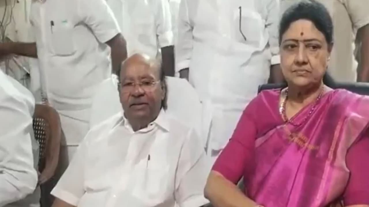 All India Puratchi Thalaivar Makkal Munetra Kazhagam founder VK Sasikala with PMK founder S Ramadoss (Photo/ANI) All India Puratchi Thalaivar Makkal Munetra Kazhagam founder VK Sasikala with PMK founder S Ramadoss (Photo/ANI)