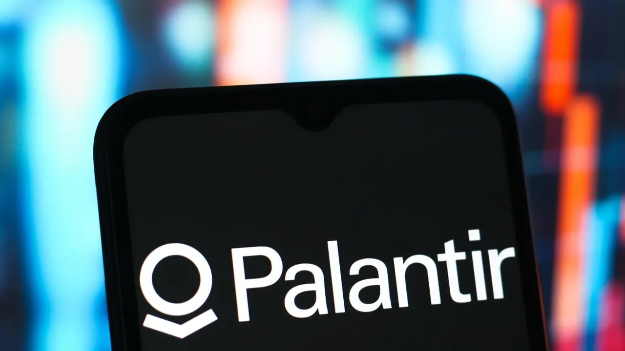 https://stocktwits.com/news articles/markets/equity/palantir stock dramatically undervalued says jim cramer/chrLuOWRd2S