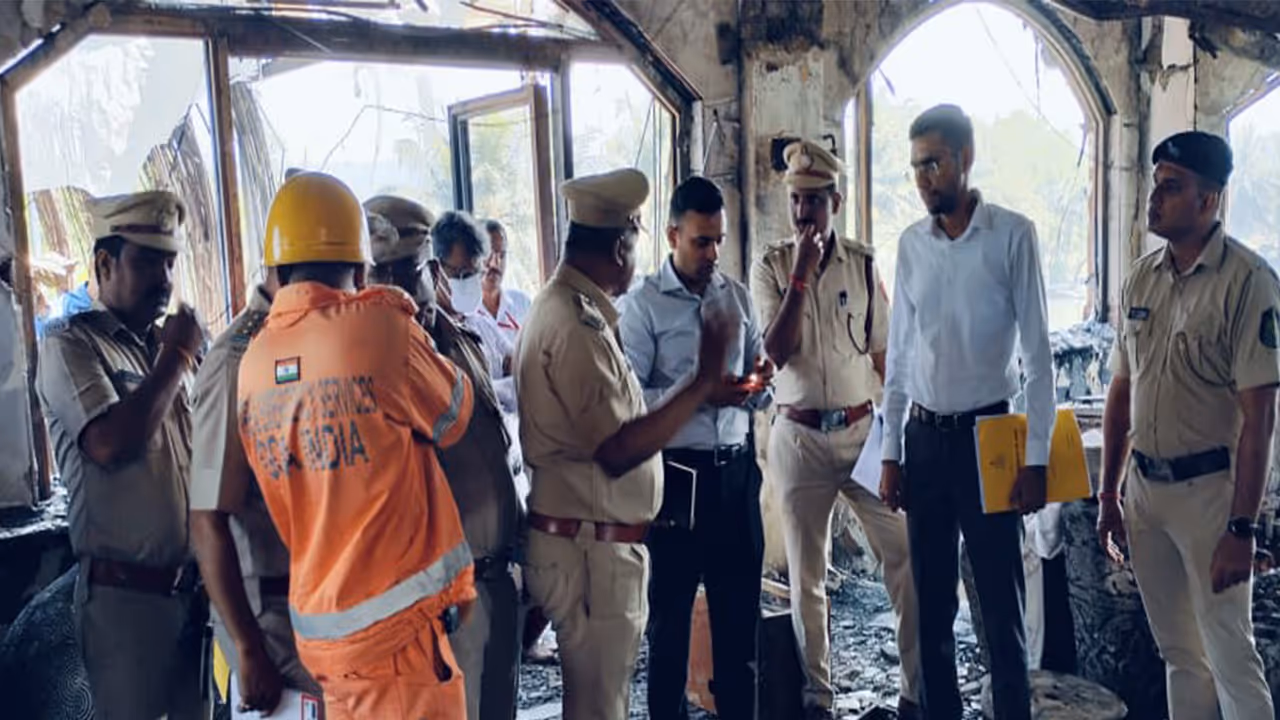 Inquiry committee reviews damaged site (Photo/ANI) Inquiry committee reviews damaged site (Photo/ANI)