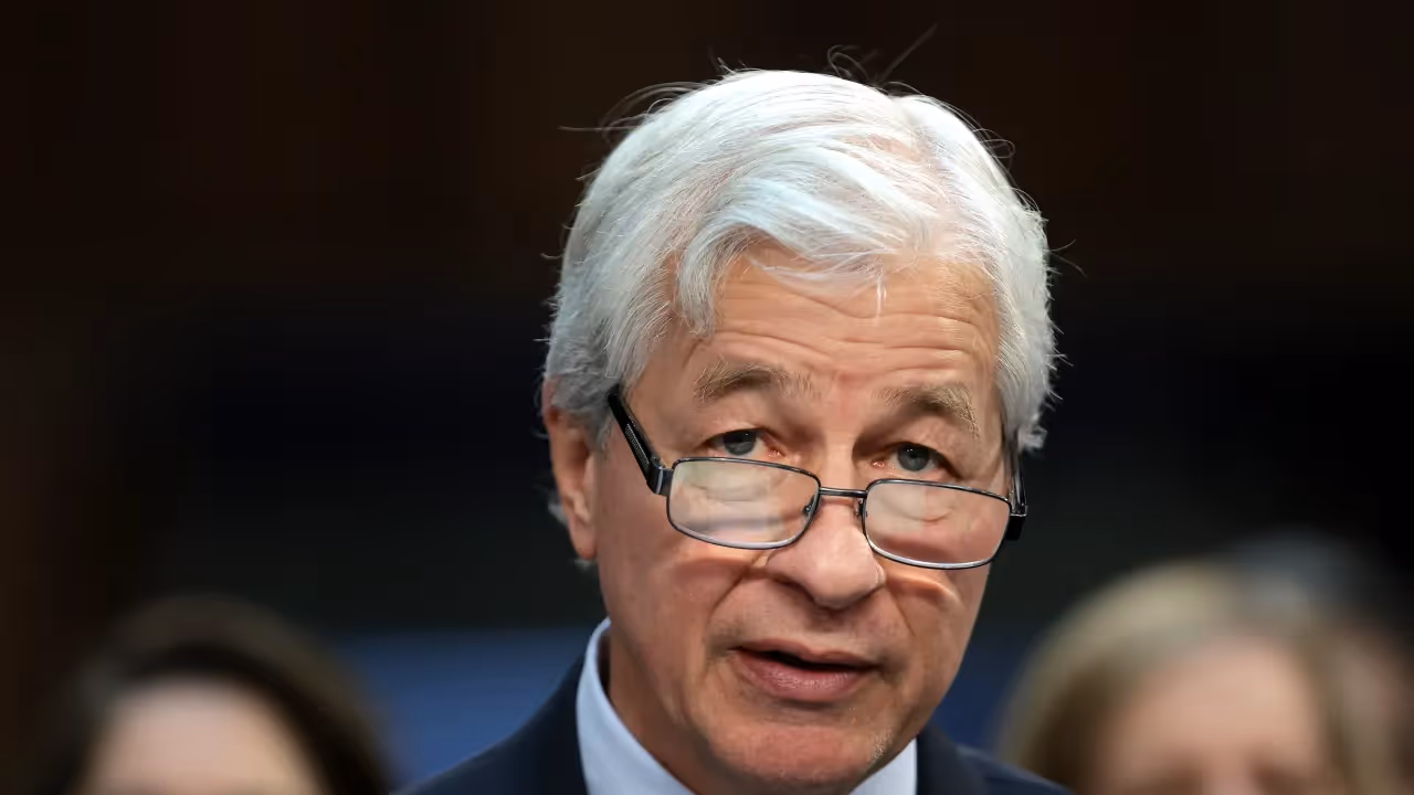 https://stocktwits.com/news articles/markets/equity/jp morgan s jamie dimon warns market correction could hit within 6 months/ch6795iR304