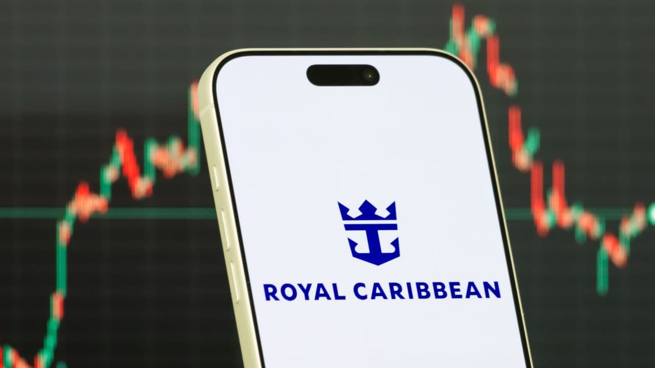 https://stocktwits.com/news articles/markets/equity/rcl stock in focus wall street turns bullish on cruise line operator as travel demand stays strong/cZMjGrBRBXG https://stocktwits.com/news articles/markets/equity/rcl stock in focus wall street turns bullish on cruise line operator as travel demand stays strong/cZMjGrBRBXG