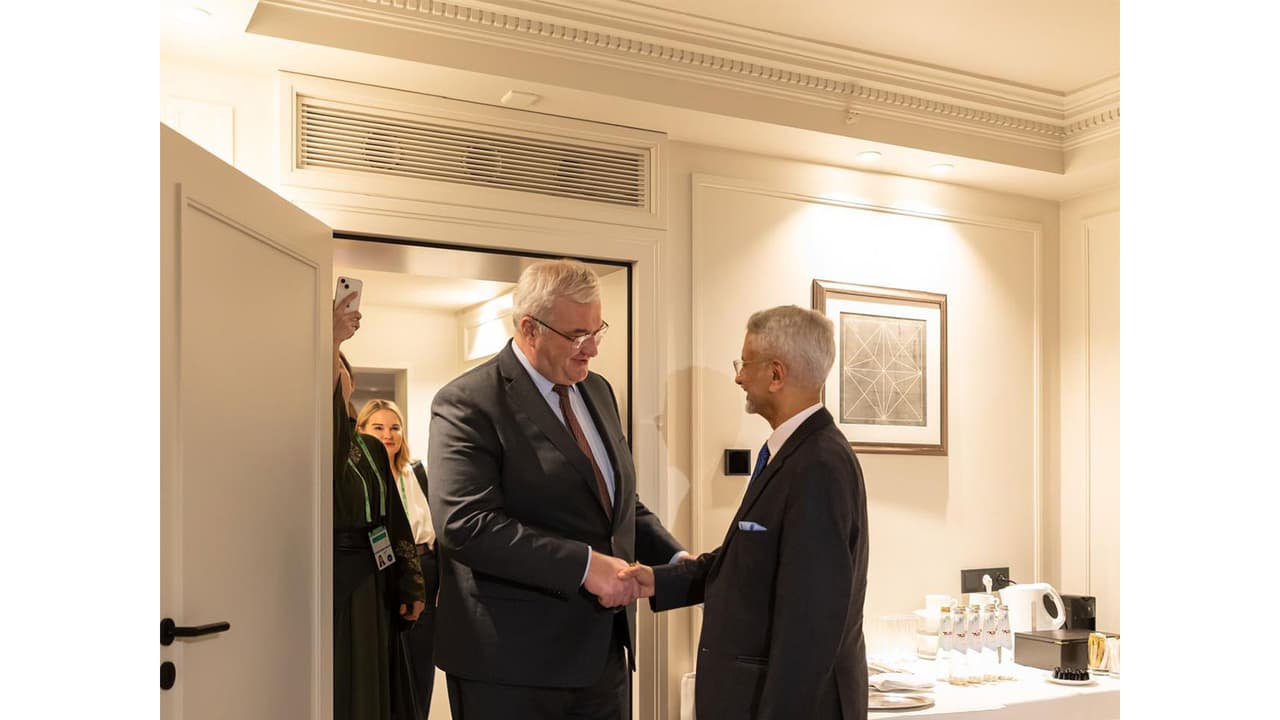 EAM S Jaishankar with Ukrainian FM Andrii Sybiha (Photo/@DrSJaishankar) EAM S Jaishankar with Ukrainian FM Andrii Sybiha (Photo/@DrSJaishankar)