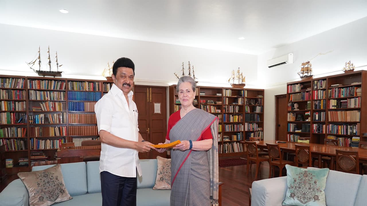 Tamil Nadu CM MK Stalin sends best wishes to Sonia Gandhi for a speedy recovery (File Photo/@mksalin) Tamil Nadu CM MK Stalin sends best wishes to Sonia Gandhi for a speedy recovery (File Photo/@mksalin)
