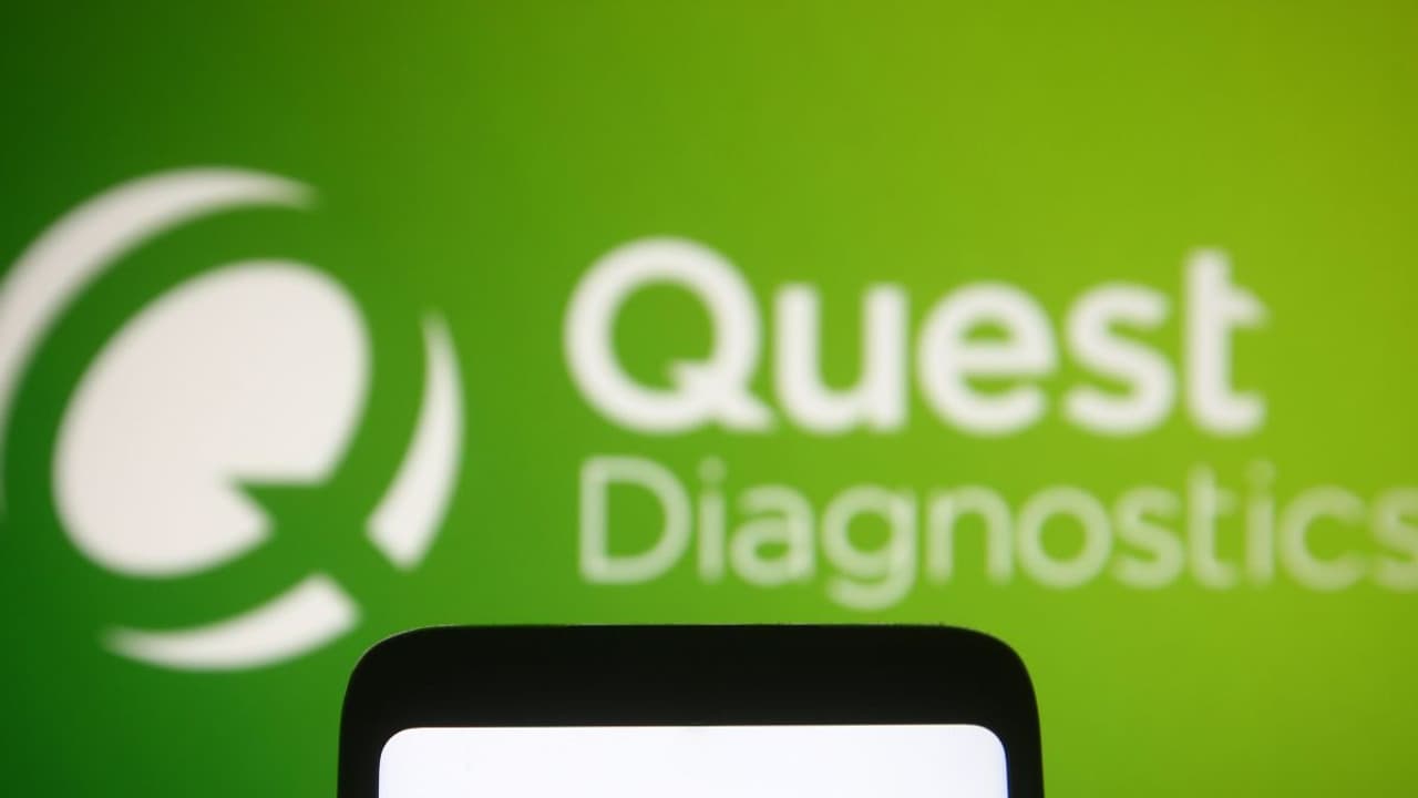 Quest Diagnostics Stock Hits Over 2 Month High On Q4 Beat, Dividend Hike: Retail Cheer Grows Quest Diagnostics Stock Hits Over 2 Month High On Q4 Beat, Dividend Hike: Retail Cheer Grows