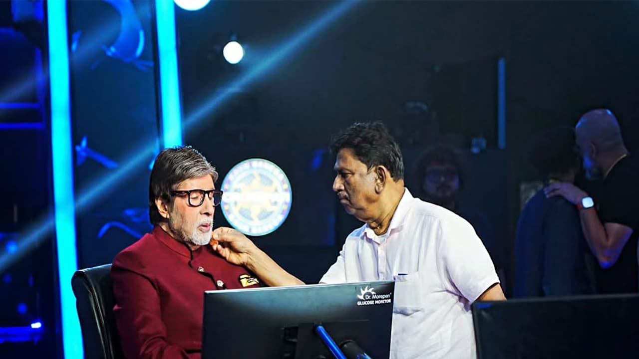 Amitabh Bachchan with his makeup artist (Photo/Instagram@deepaksawantofficial) Amitabh Bachchan with his makeup artist (Photo/Instagram@deepaksawantofficial)