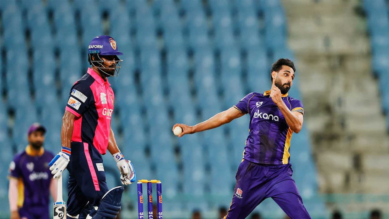Bhuvneshwar Kumar bowling (Photo: UPT20 League) Bhuvneshwar Kumar bowling (Photo: UPT20 League)