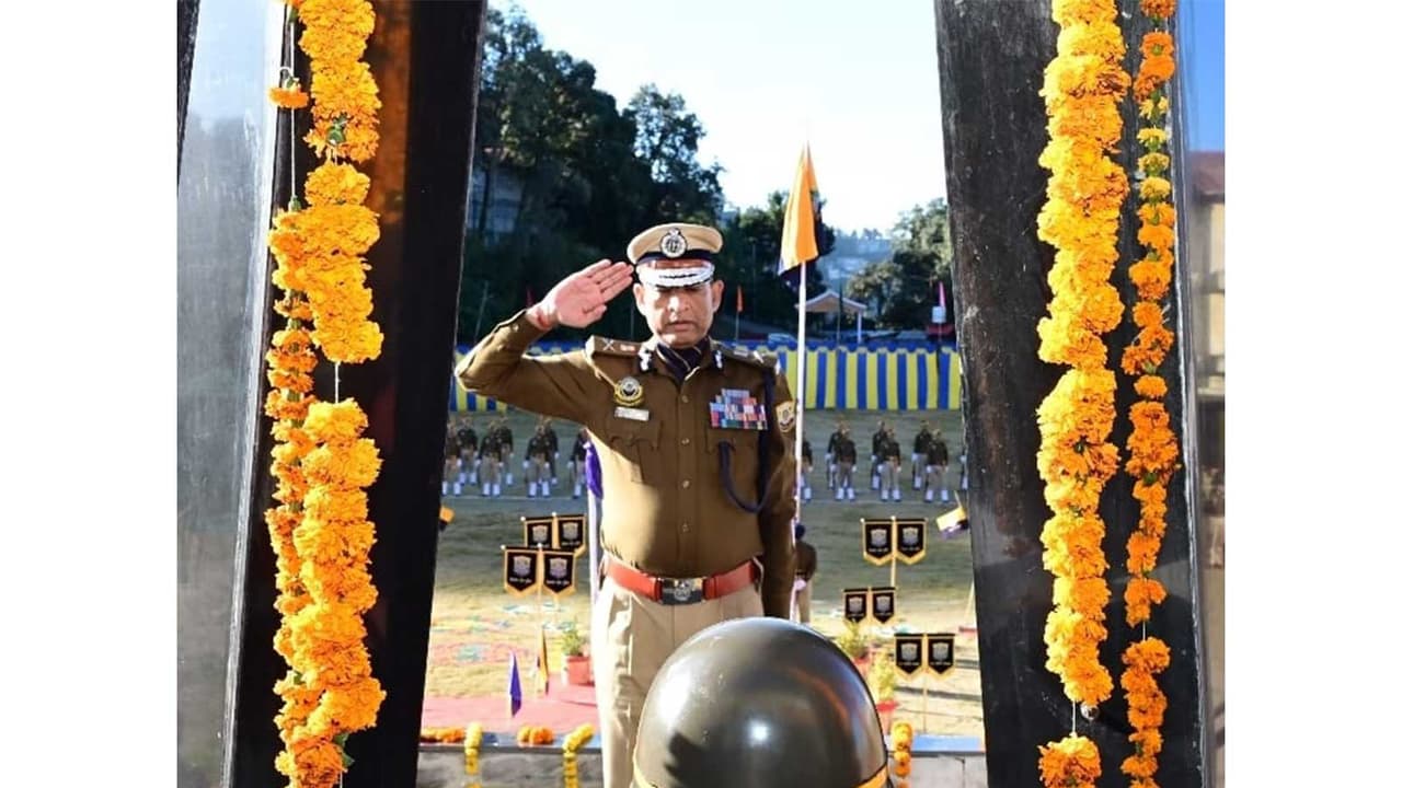 Himachal Pradesh police pays tribute to martyrs (Photo/Himachal govt) Himachal Pradesh police pays tribute to martyrs (Photo/Himachal govt)