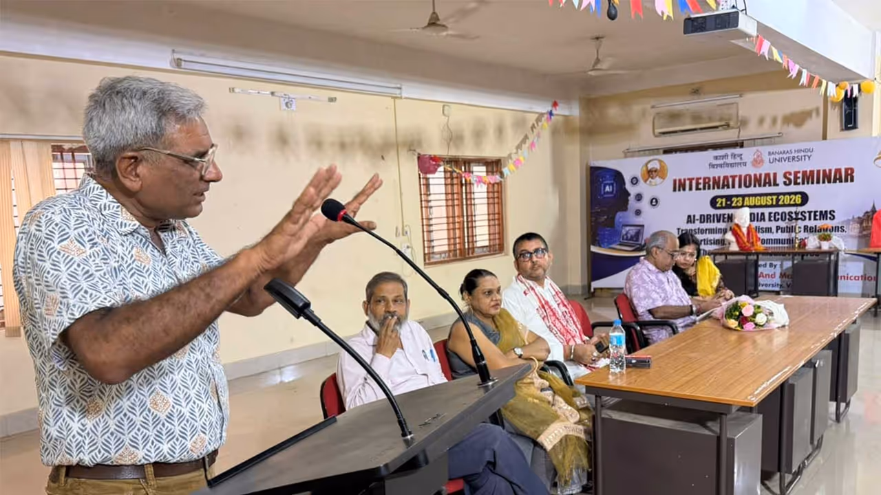 Professor Harish addresses researchers and students during a dialogue on the 'Impact of Artificial Intelligence (Photo/PRO) Professor Harish addresses researchers and students during a dialogue on the 'Impact of Artificial Intelligence (Photo/PRO)