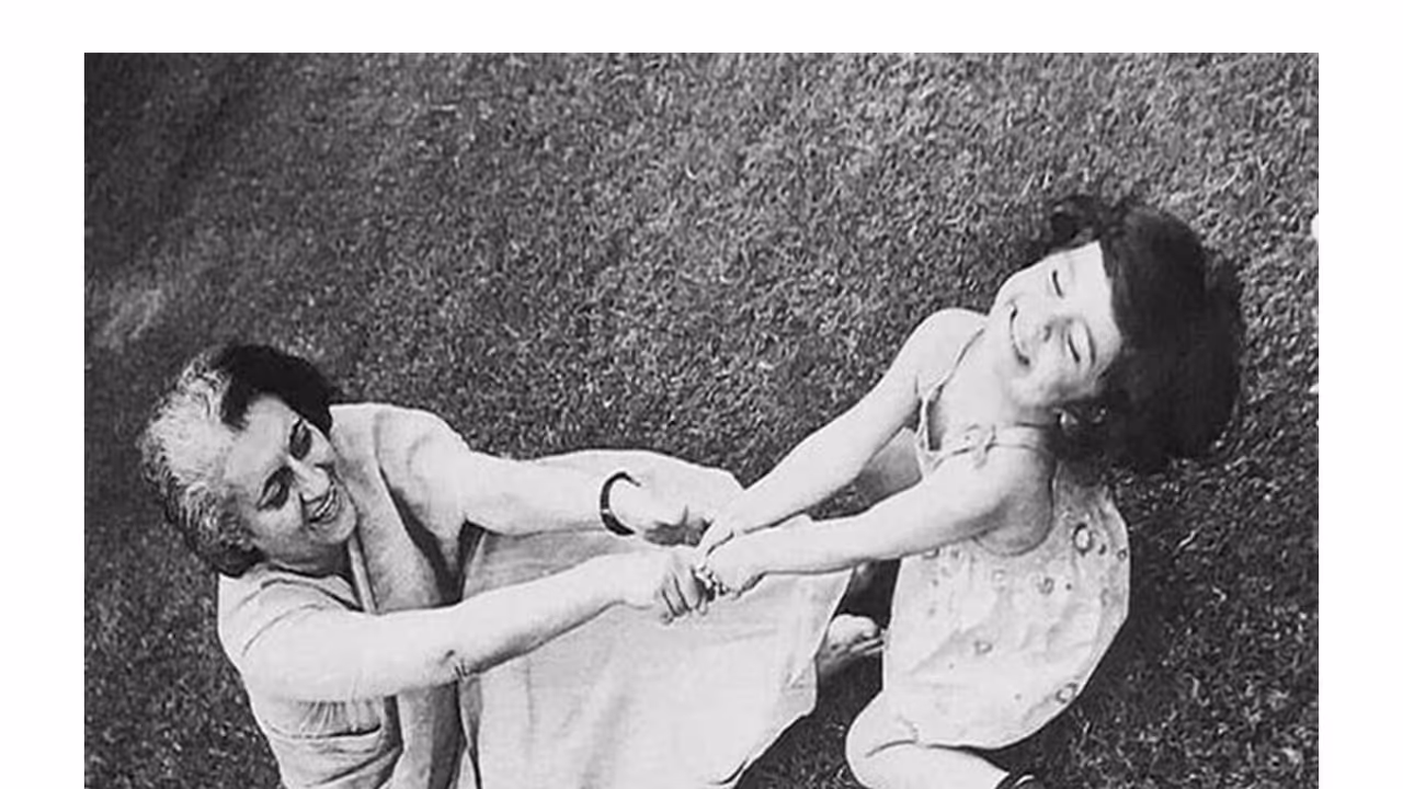Indira Gandhi plays with her grand daughter Priyanka (Photo/Priyanka's Twitter) Indira Gandhi plays with her grand daughter Priyanka (Photo/Priyanka's Twitter)