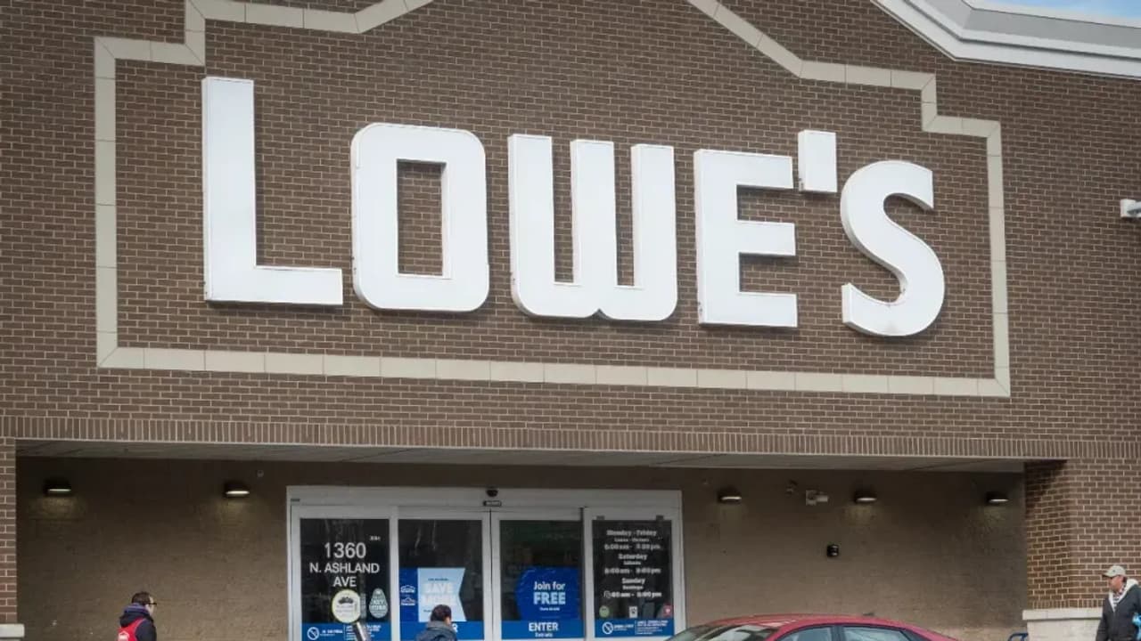 https://stocktwits.com/news articles/markets/equity/lowes to reportedly lay off 600 corporate and support jobs amid strategic pivot/cZRdIlmR4tZ https://stocktwits.com/news articles/markets/equity/lowes to reportedly lay off 600 corporate and support jobs amid strategic pivot/cZRdIlmR4tZ