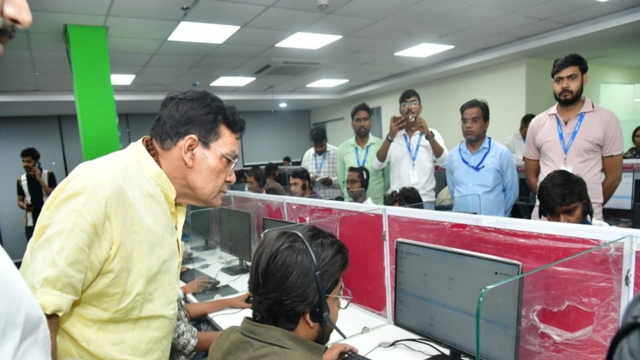 UP Energy Minister AK Sharma monitors the state power helpline (Photo/AK Sharma) UP Energy Minister AK Sharma monitors the state power helpline (Photo/AK Sharma)