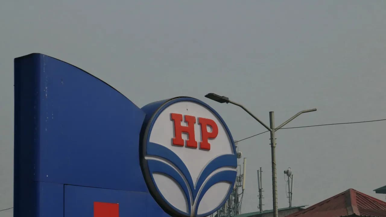 https://stocktwits.com/news articles/markets/equity/crude crash sparks bullish signal in hindustan petroleum sebi ra sees rebound potential/chm4bwVRRdn