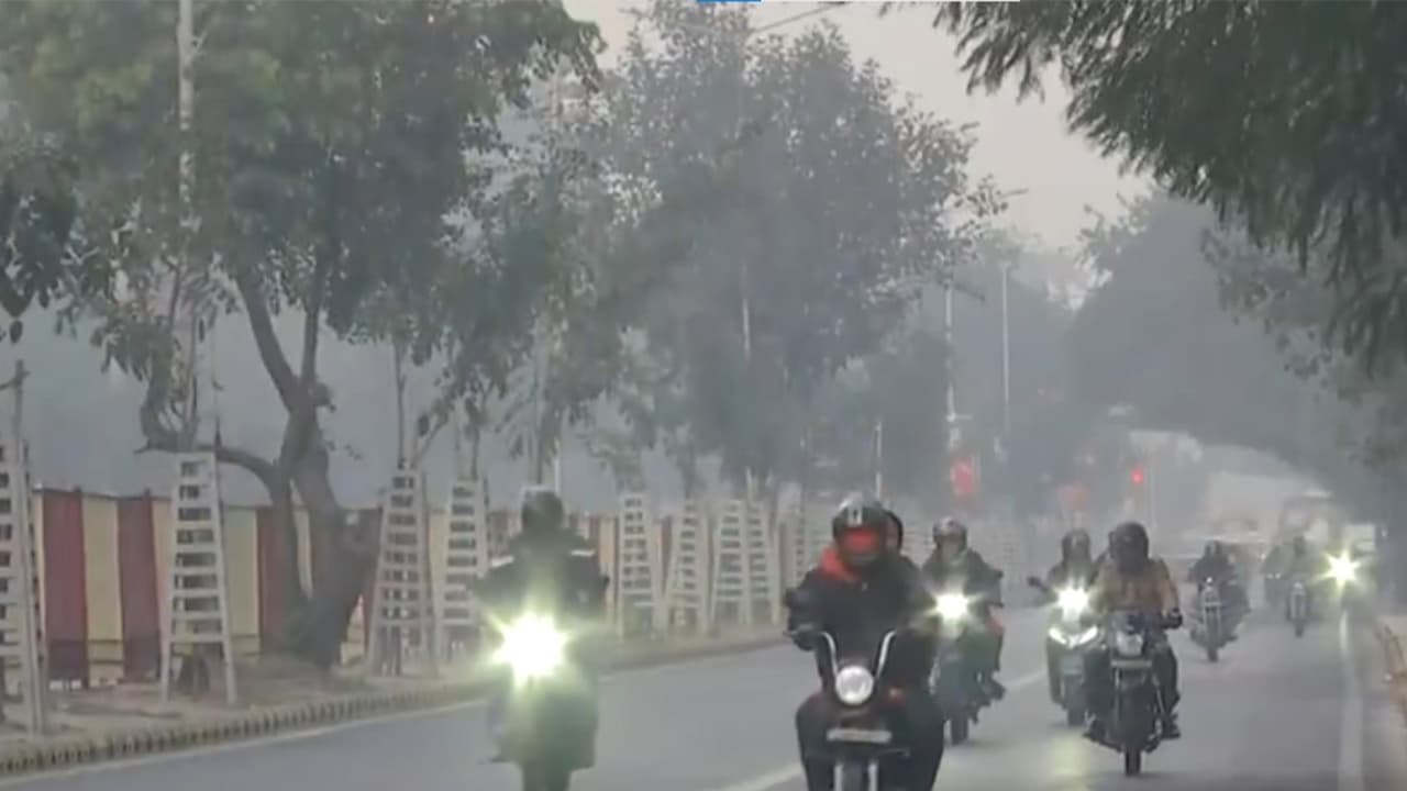Visuals from the Delhi Cantonment area this morning as a layer of toxic smog blankets the city (Photo/ANI) Visuals from the Delhi Cantonment area this morning as a layer of toxic smog blankets the city (Photo/ANI)