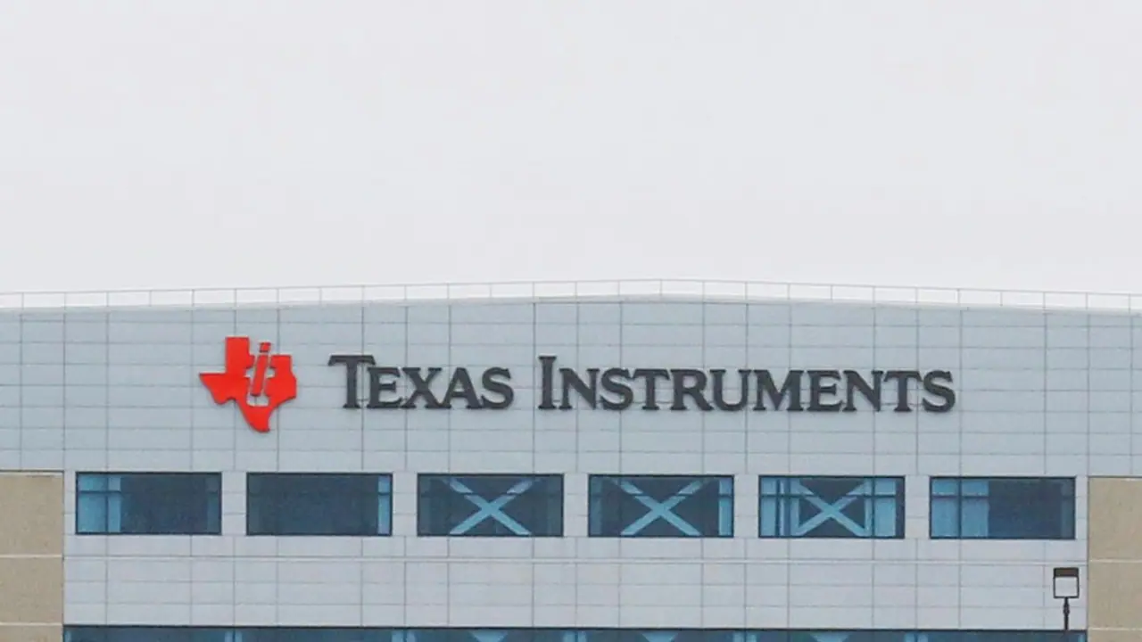 Texas Instruments Stock Slips Pre Market As Weak Profit Guidance Dents Market Optimism: Retail Sentiment Stays Bullish