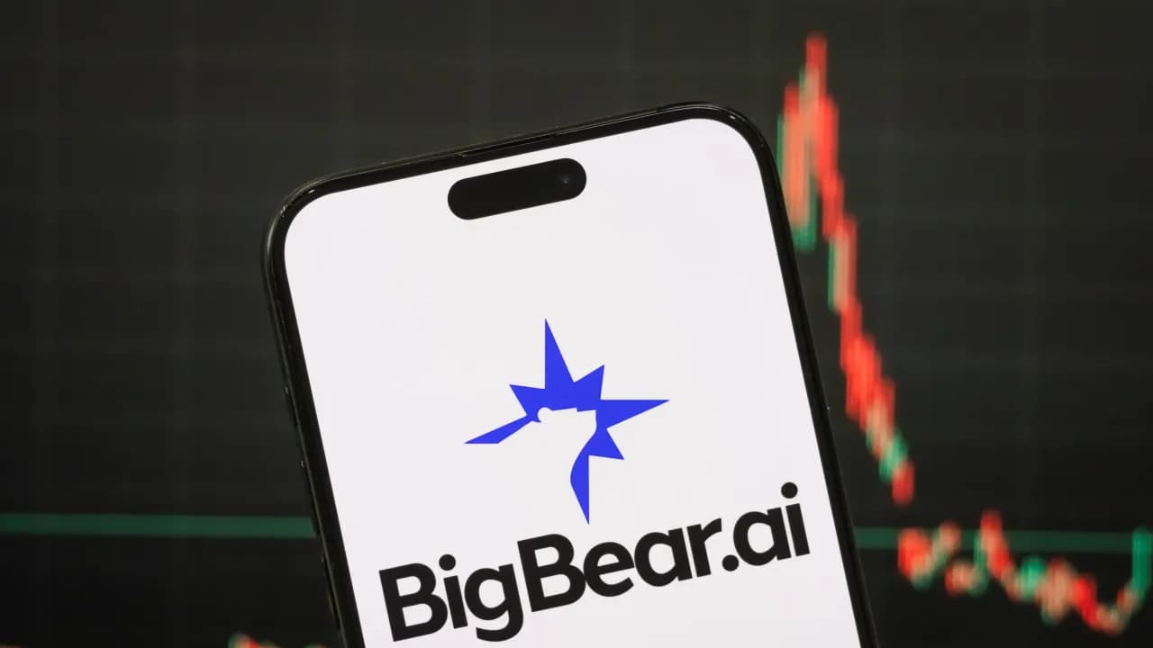https://stocktwits.com/news articles/markets/equity/big bear stock surges over 12 after hours on 250 m ask sage deal q3 beat/cLPdWRQRE2U https://stocktwits.com/news articles/markets/equity/big bear stock surges over 12 after hours on 250 m ask sage deal q3 beat/cLPdWRQRE2U