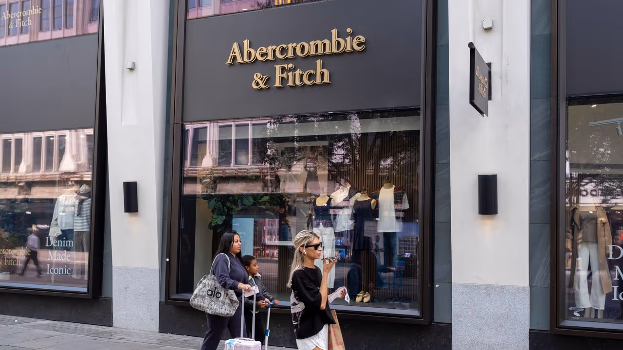 https://stocktwits.com/news articles/markets/equity/5 consumer stocks bucked august gloom with double digit gains anf figs el abnb dash/cZYyNy0RJry https://stocktwits.com/news articles/markets/equity/5 consumer stocks bucked august gloom with double digit gains anf figs el abnb dash/cZYyNy0RJry