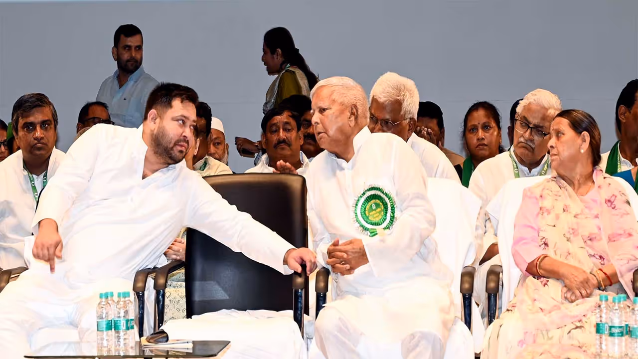 RJD chief Lalu Prasad Yadav with party leaders Tejashwi Yadav and Rabri Devi (File Photo/ANI) RJD chief Lalu Prasad Yadav with party leaders Tejashwi Yadav and Rabri Devi (File Photo/ANI)