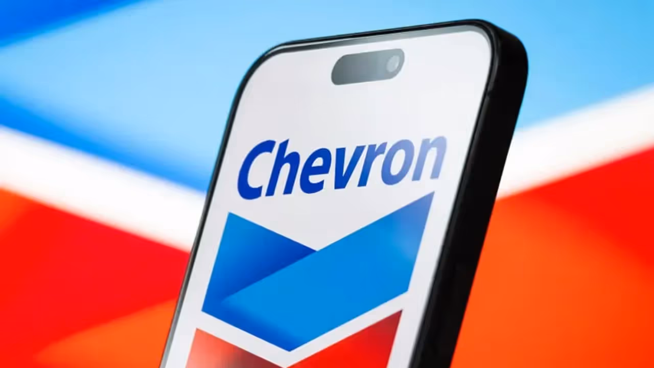 https://stocktwits.com/news articles/markets/equity/cvx stock rises overnight chevron says it has discovered oil gas condensate offshore in angola/cZYTHFQRJS9 https://stocktwits.com/news articles/markets/equity/cvx stock rises overnight chevron says it has discovered oil gas condensate offshore in angola/cZYTHFQRJS9