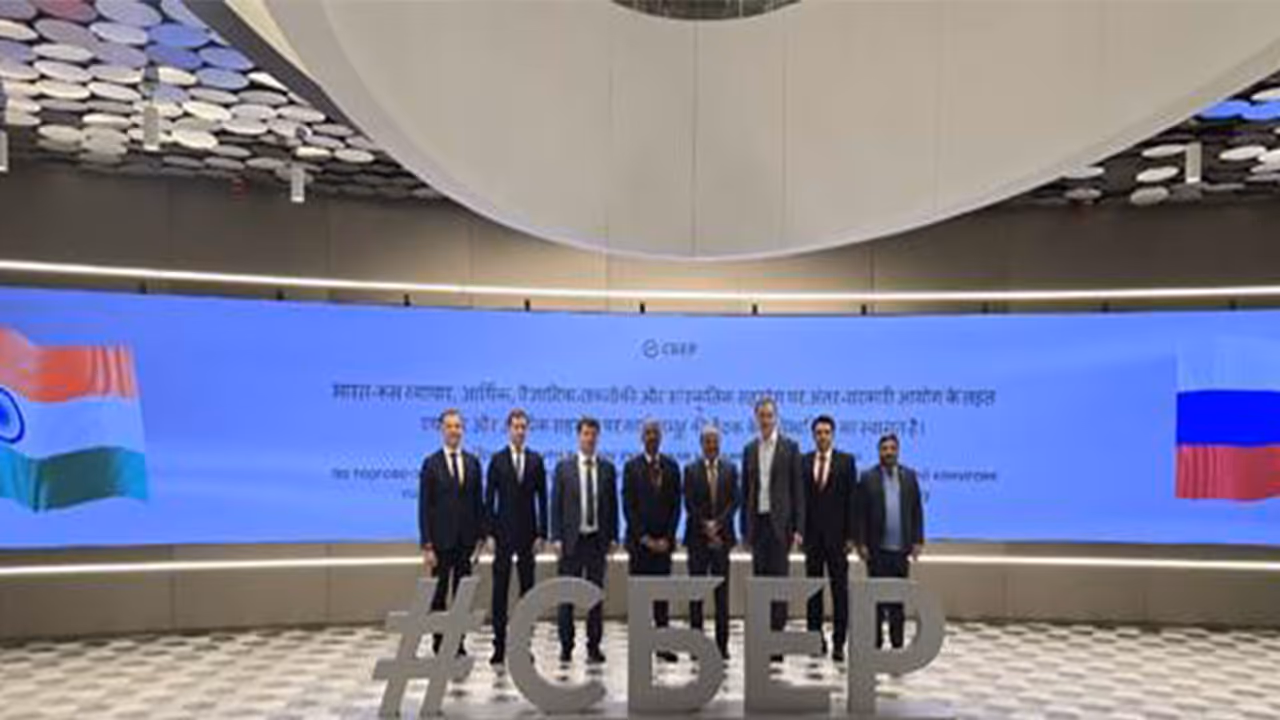 Commerce Secretary visits Moscow (Photo: PIB) Commerce Secretary visits Moscow (Photo: PIB)