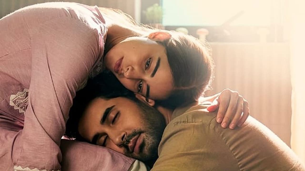 Chand Mera Dil poster (Photo/instagram/@dharmamovies) Chand Mera Dil poster (Photo/instagram/@dharmamovies)